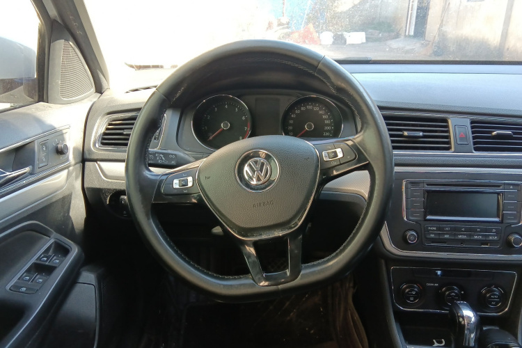 Volkswagen Gran Lavida 2017 immagine di auto #12