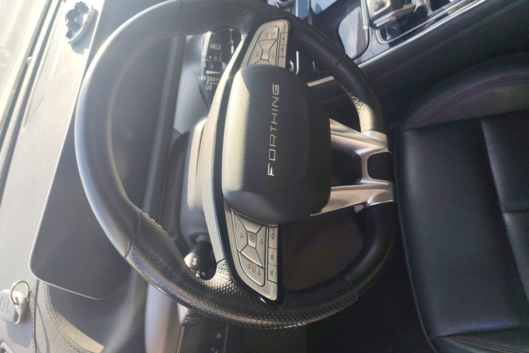 T5 2022 car image #12