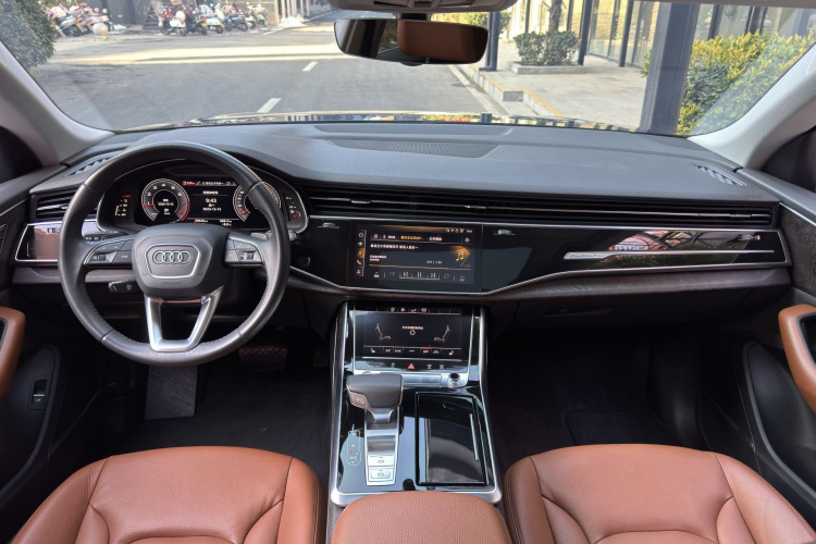 Audi Q8 2020 car image #12