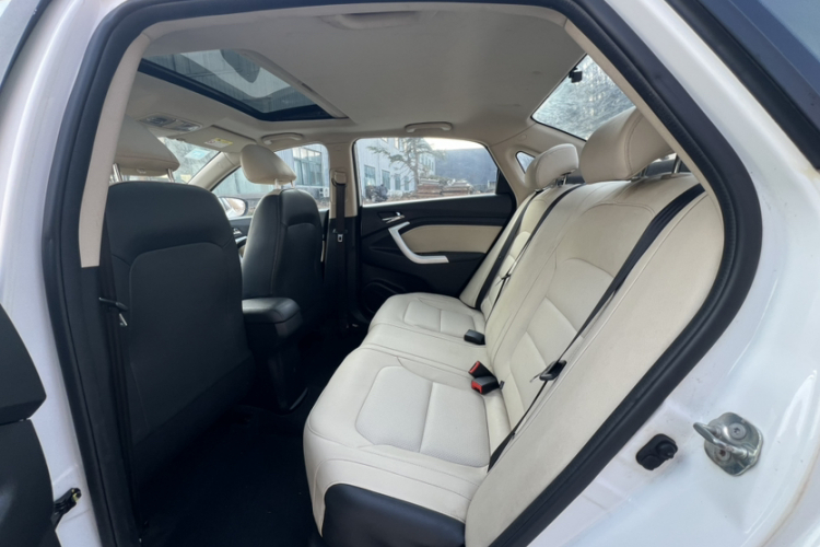 Changan Alsvin V7 2016 #12 Changan Alsvin V7 2016 car image #12