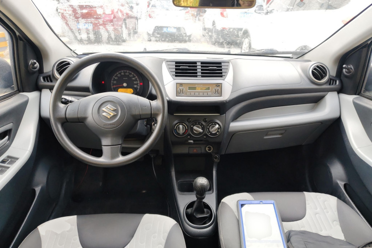 Suzuki 2015 car image #12