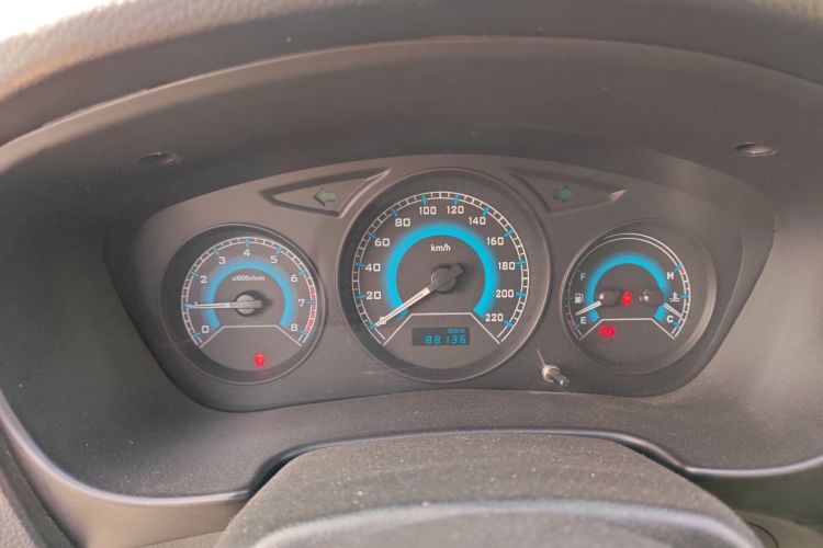 Soueast V3 Lingyue 2015 #12 Soueast V3 Lingyue 2015 car image #12