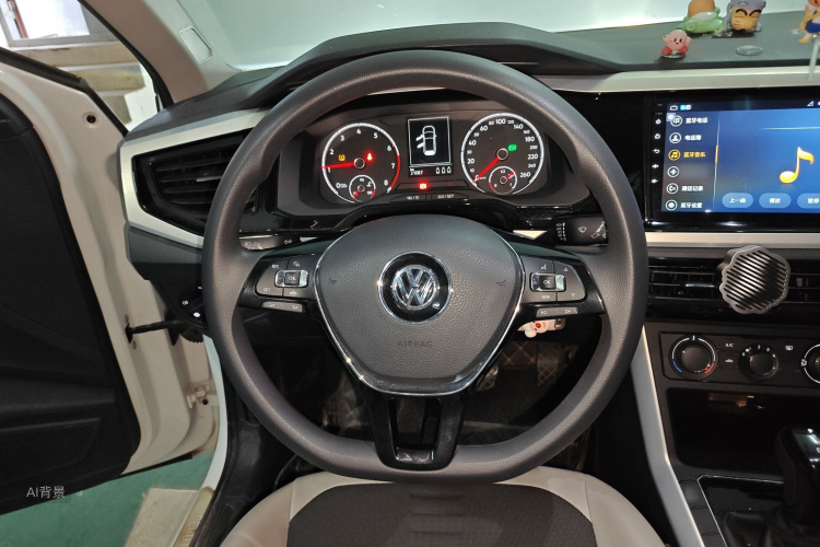 Polo 2020 car image #12