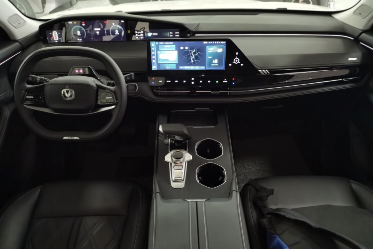 Changan UNI-K iDD 2025 #12 Changan UNI-K iDD 2025 car image #12