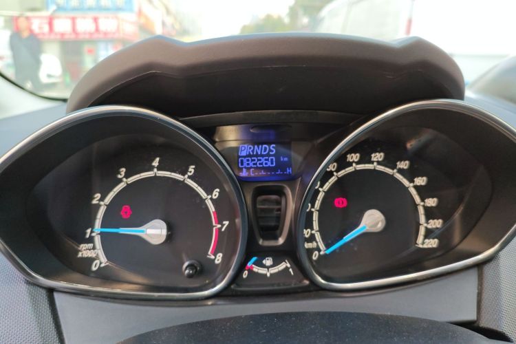 Ford Fiesta 2014 car image #12