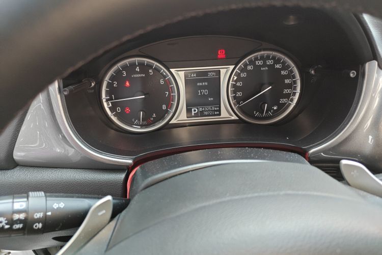 Suzuki Vitara 2016 car image #12