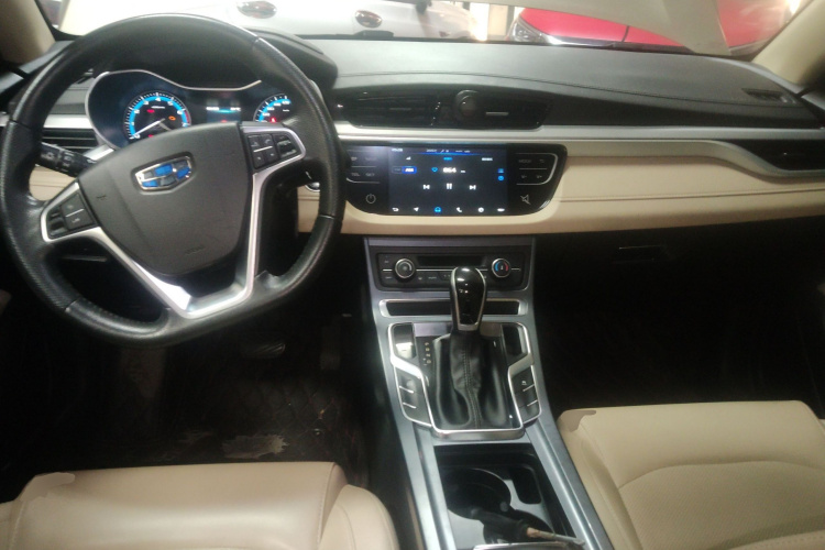 GEELY Emgrand 2019 car image #12