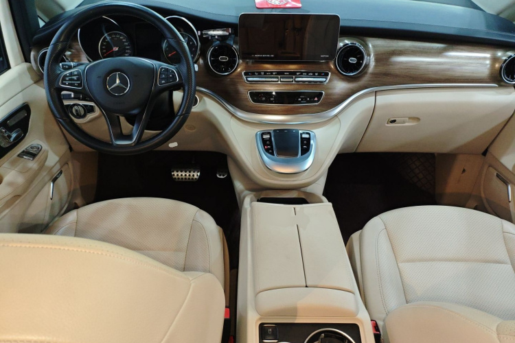 Mercedes-Benz V Class 2022 #12 Mercedes-Benz V Class 2022 car image #12