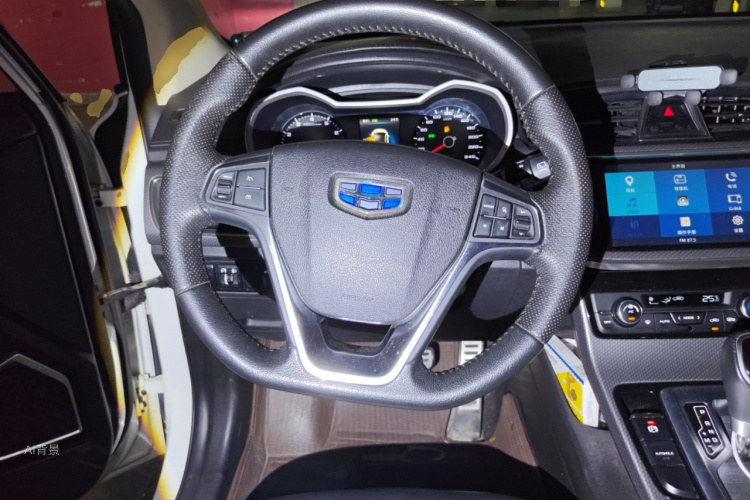 GEELY Emgrand GS 2018 car image #12