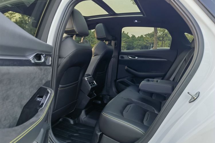 Preface 2022 car image #12