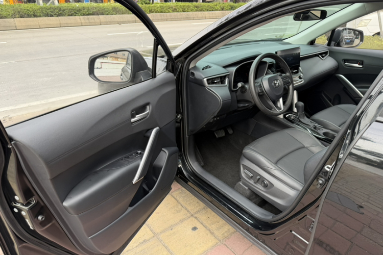 Toyota Frontlander 2023 #12 Toyota Frontlander 2023 immagine di auto #12