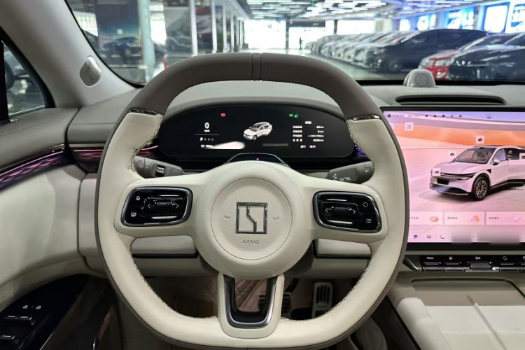 Zeekr 7X 2025 car image #12