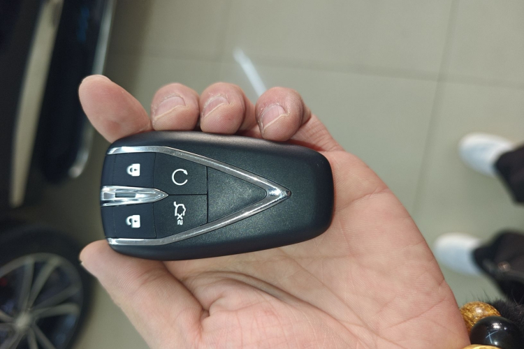 Changan EadoPHEV 2025 immagine di auto #12