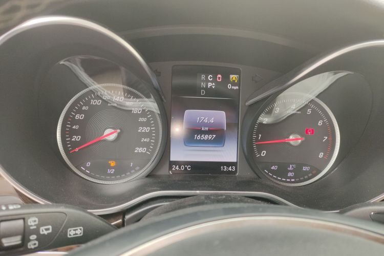 Mercedes-Benz V Class 2020 car image #12