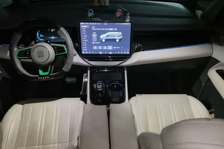 极氪 极氪009 2023 汽车图片 #12