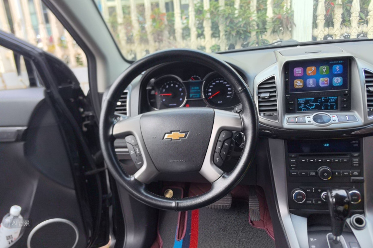 Chevrolet Captiva 2015 car image #12