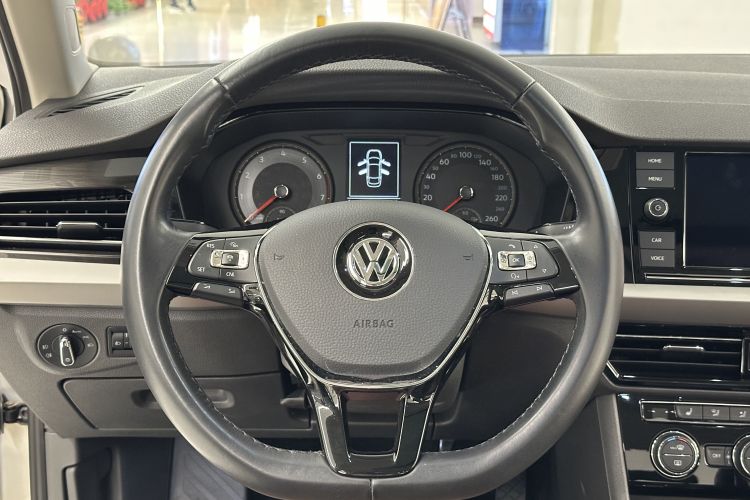 Volkswagen Lavida 2019 car image #12