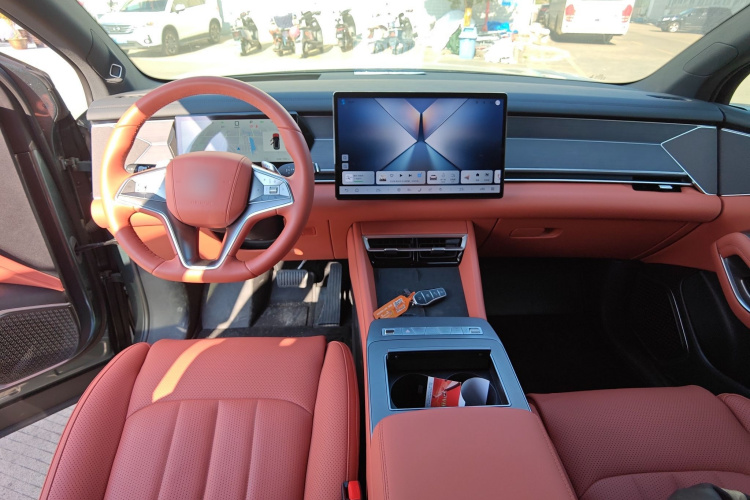 BYD Tang L 2025 car image #12
