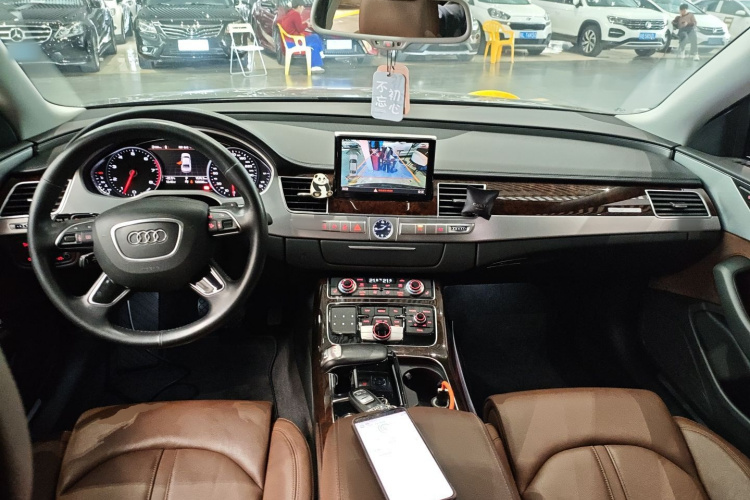 Audi A8 2016 car image #12