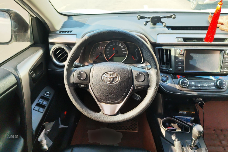 Toyota RAV4 2018 car image #12