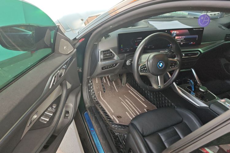 BMW i4 2023 image de voiture #12