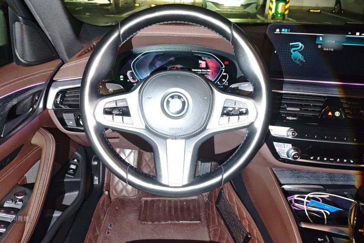 BMW 5 Series New Energy 2022 #12 BMW 5 Series New Energy 2022 car image #12