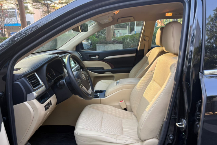 Toyota Highlander 2016 car image #12