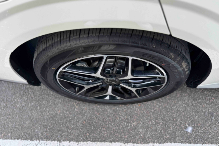 BYD Seal 06 New Energy 2025 #12 BYD Seal 06 New Energy 2025 car image #12