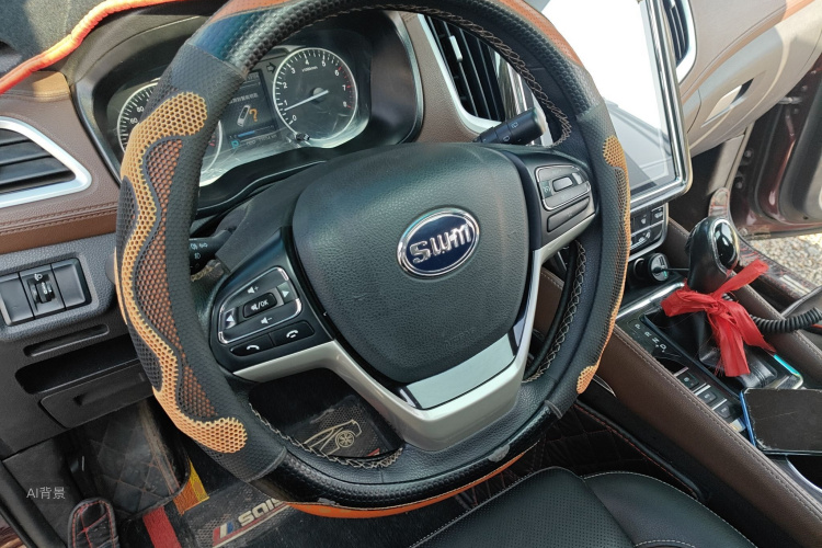 SWM X7 2017 صورة سيارة #12