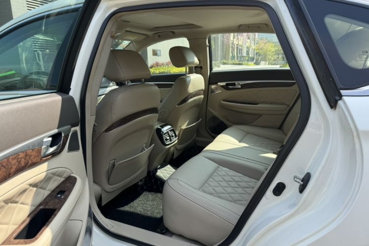 GAC Trumpchi GA8 2018 #12 GAC Trumpchi GA8 2018 car image #12