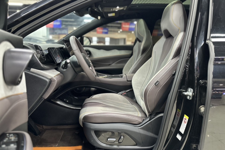 BYD Frigate 07 2024 #12 BYD Frigate 07 2024 car image #12