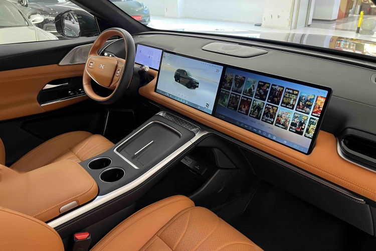 Xpeng G9 2025 immagine di auto #12