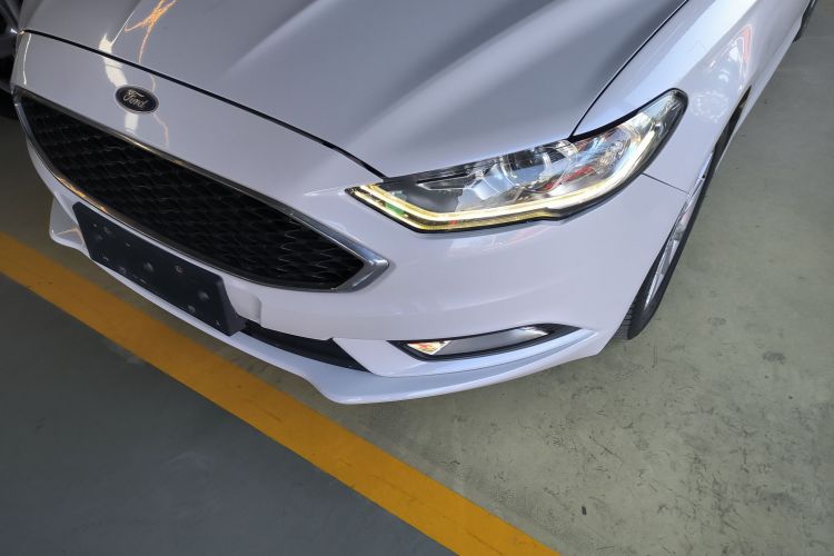 Ford Mondeo 2017 car image #12