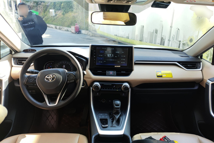 Toyota RAV4 2020 car image #12