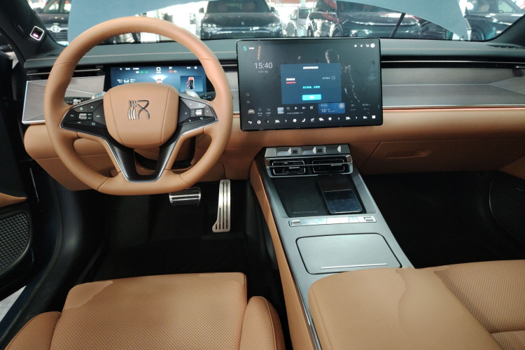 BYD HanL 2025 #12 BYD HanL 2025 car image #12