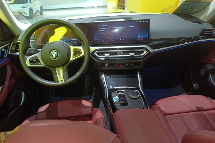 BMW i4 2025 car image #12