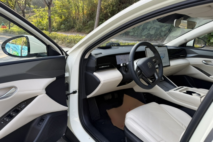 BYD Qin L 2025 car image #12