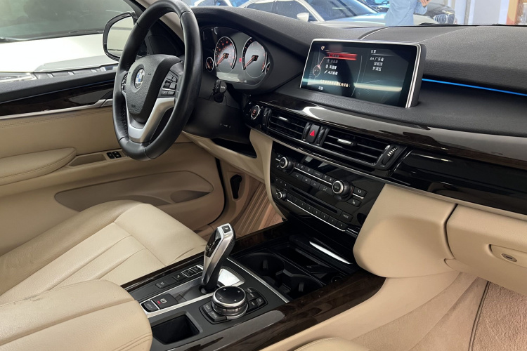 BMW 2015 car image #12
