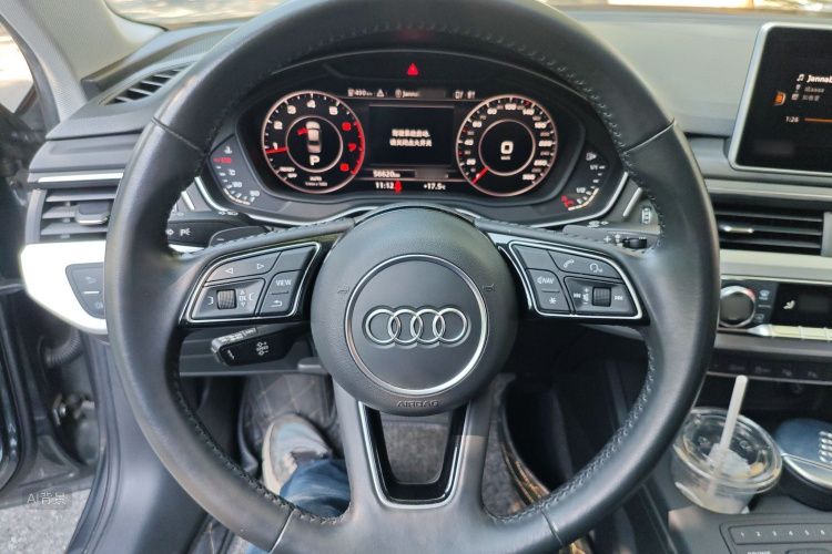 Audi A4L 2020 car image #12