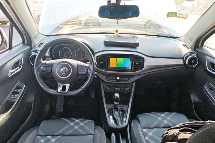 MG 3 2018 car image #12