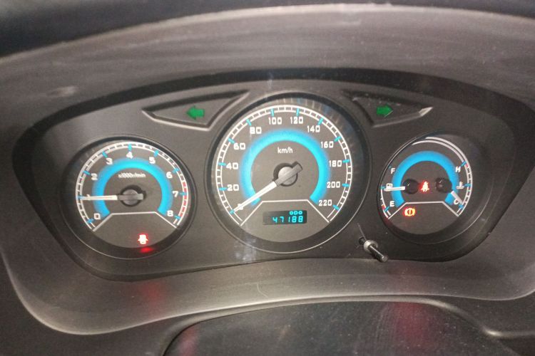 Soueast V3 Lingyue 2019 car image #12