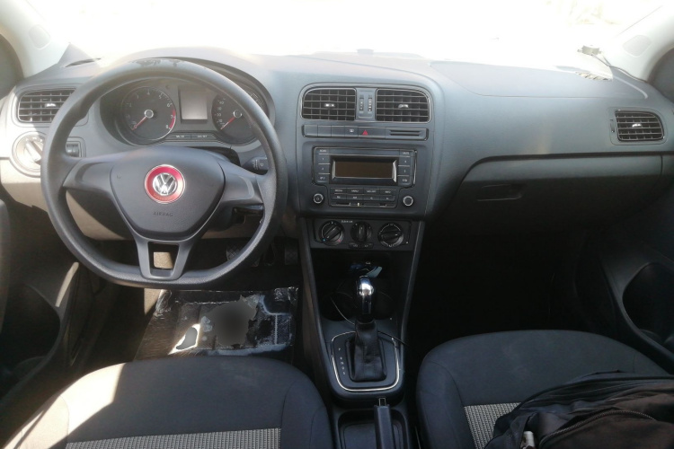 Polo 2018 car image #12