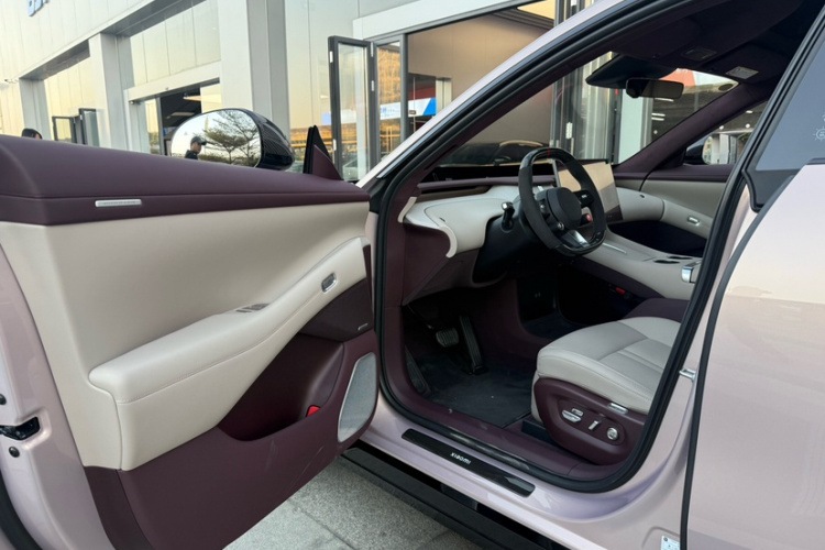 小米汽车 小米YU7 2025 #12 小米汽车 小米YU7 2025 汽车图片 #12