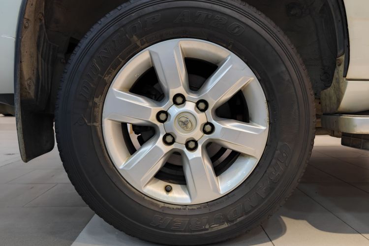 Toyota Land Cruiser Prado 2017 car image #12