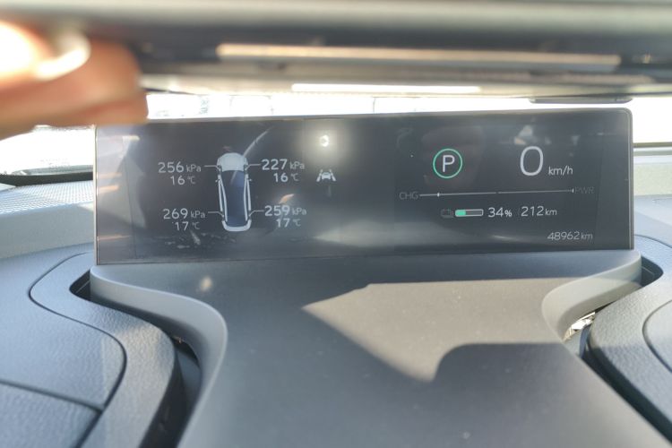 Toyota bZ3 2023 صورة سيارة #12