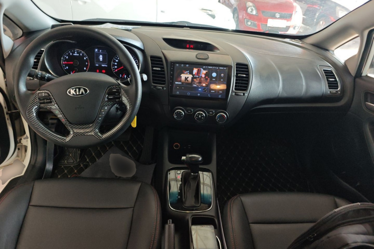 Kia K3 2017 car image #12