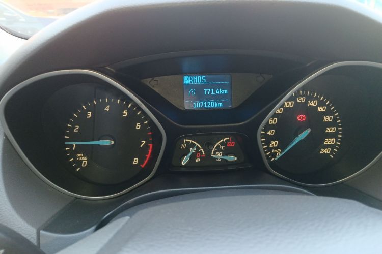 Ford Focus 2015 #12 Ford Focus 2015 car image #12