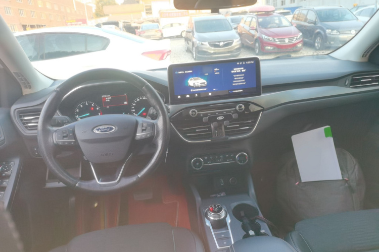 Ford Focus Active 2020 صورة سيارة #12