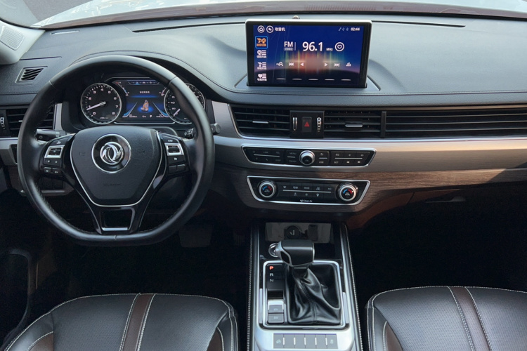 Forthing JOYEAR X5 2019 car image #12