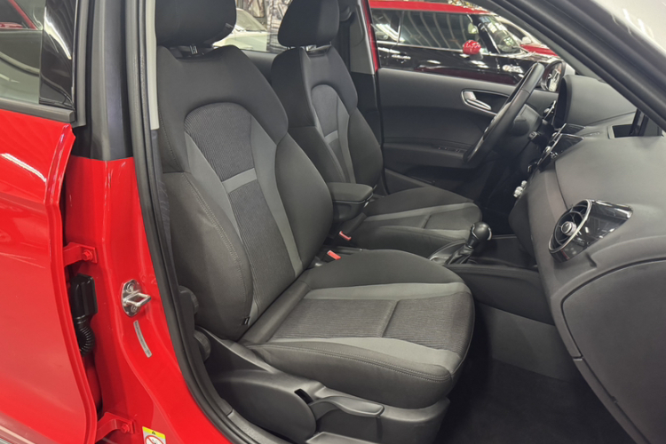 Audi A1 2016 car image #12